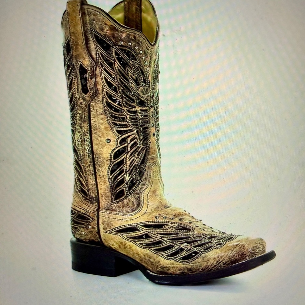 Corral Cowboy Boots 6.5M Distressed Leather Studded Laser Cut Inlay Western Boho